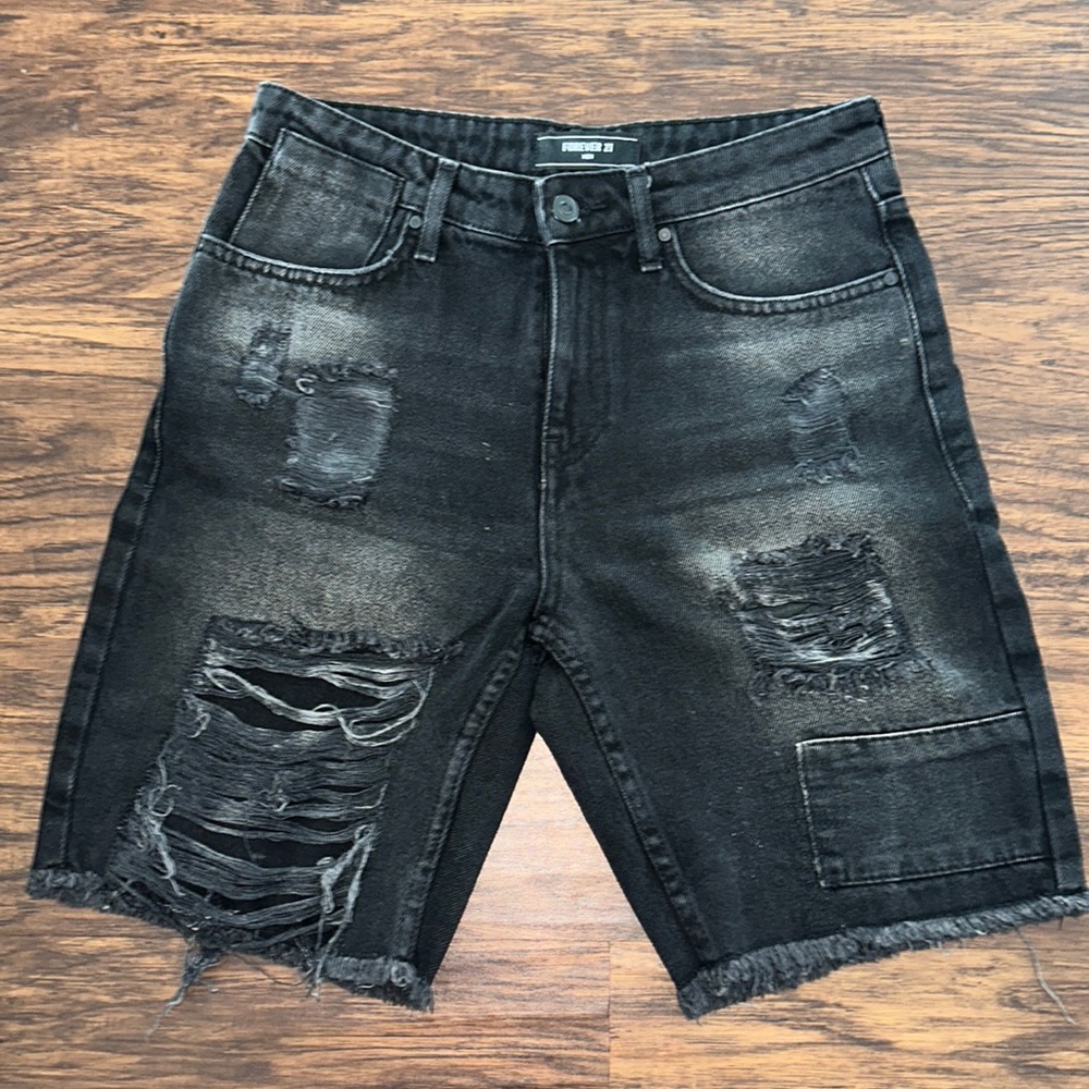 Men’s patched black shorts size 29